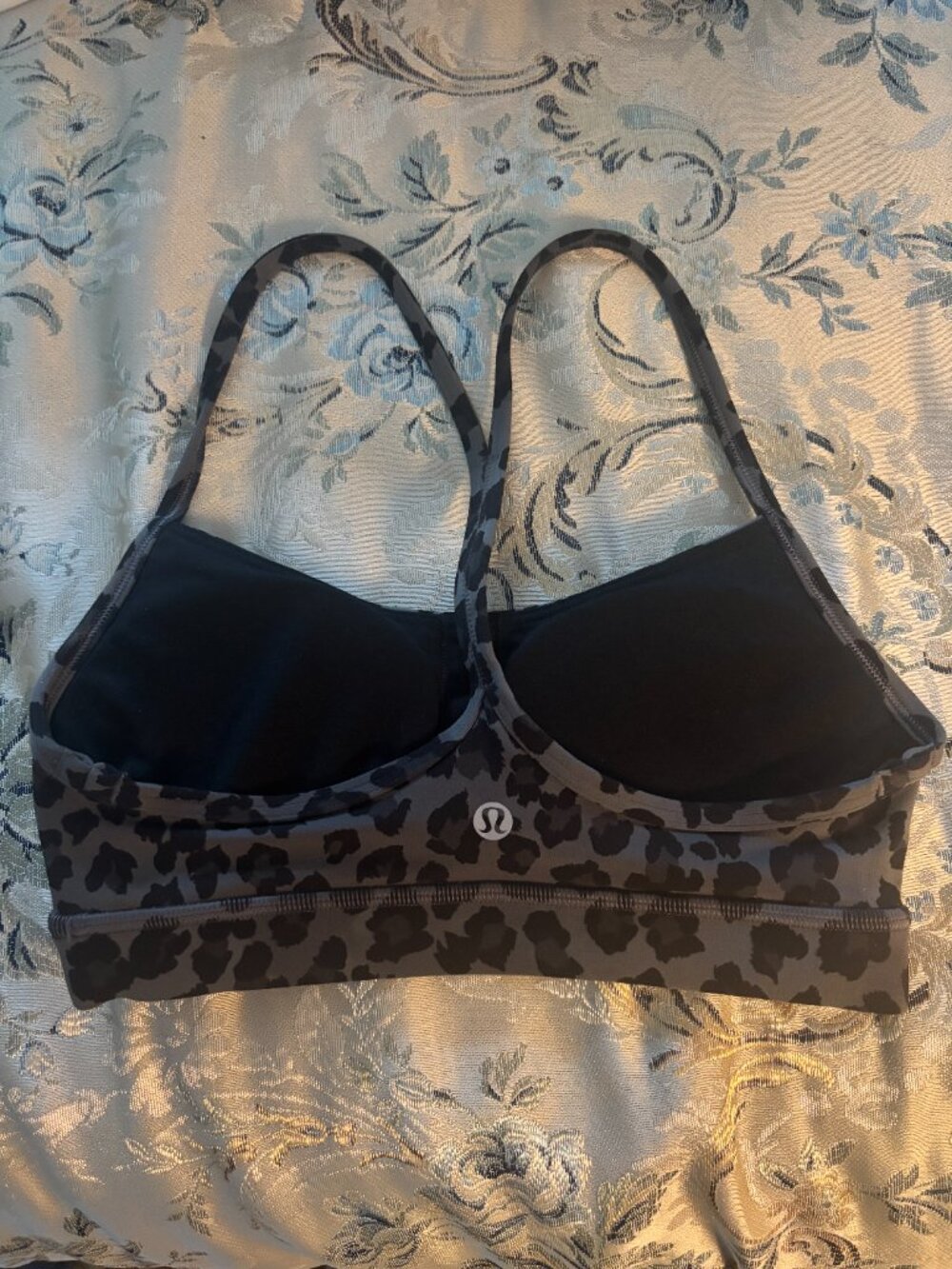 NWOT Lululemon Flow Y Nulu Light Support Bra Size 4 - Picture 4 of 4